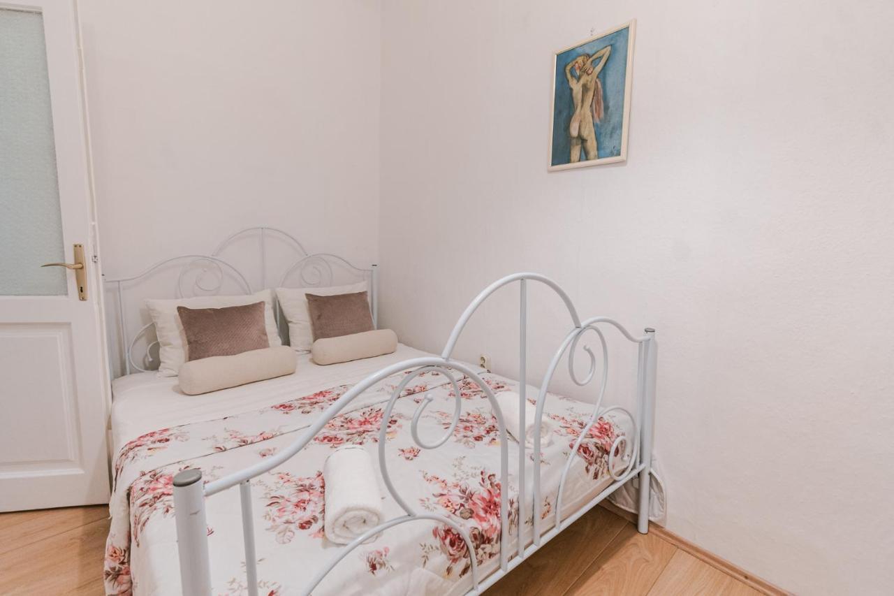 Arya Apartment 시베니크 외부 사진