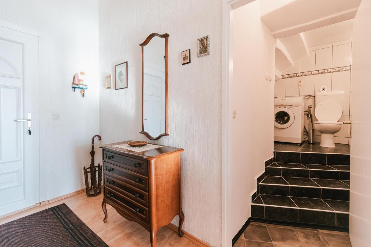 Arya Apartment 시베니크 외부 사진